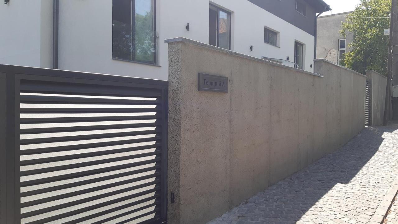 Панорамні Апартаменти Ujhorod Exterior foto