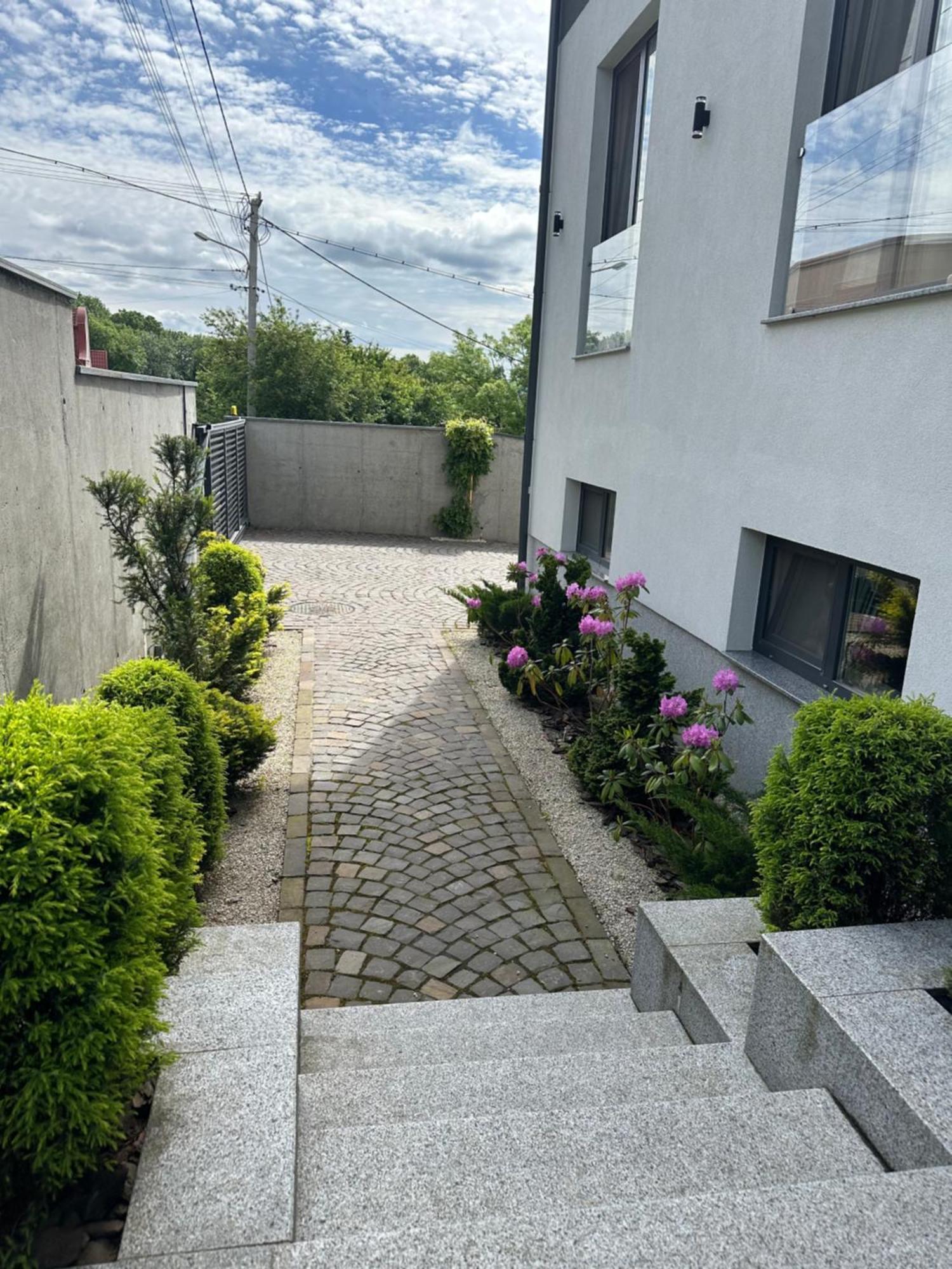 Панорамні Апартаменти Ujhorod Exterior foto